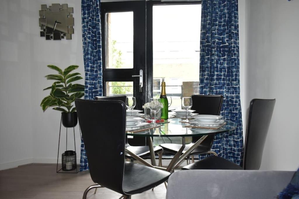 Tottenham Hotspurs Stays At The Gascoigne Suite 런던 외부 사진